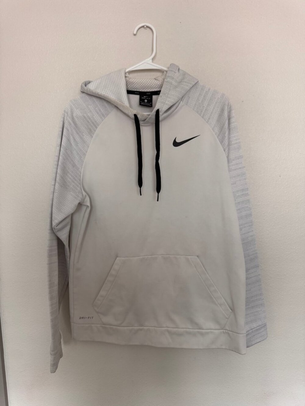 Nike Dri-FIT Hoodie Mens M Gray Training Pullover Sweatshirt Swoosh